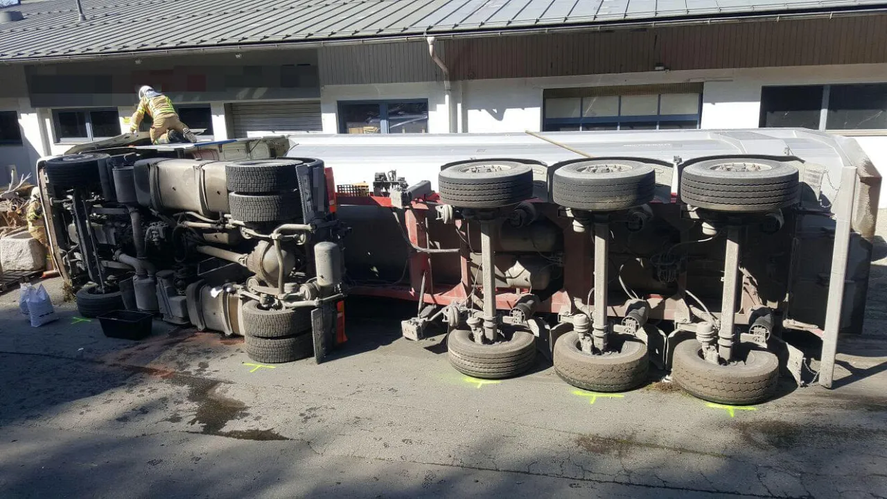 1_lkw_unfall2.jpg