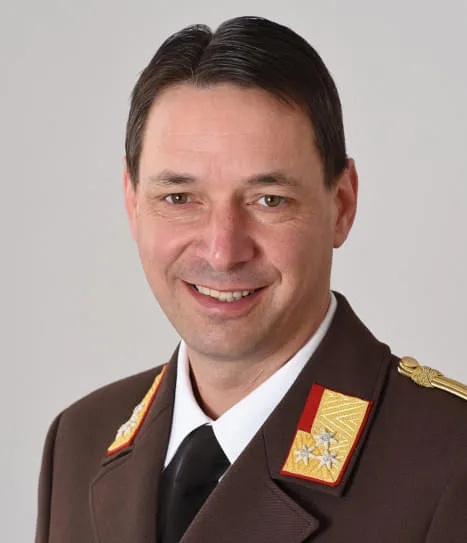 Bezirksfeuerwehr-Kommandant Bezirksfeuerwehr-Kommandant
